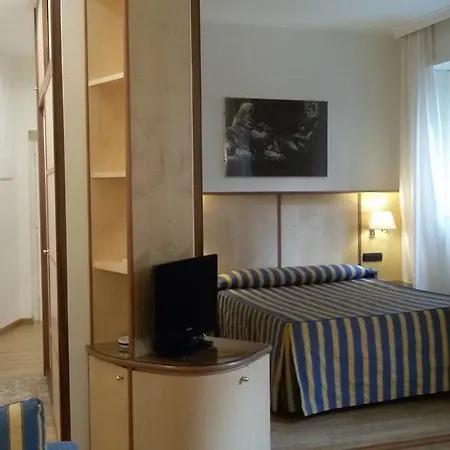Ξενοδοχείο με διαμερίσματα Prati 4*